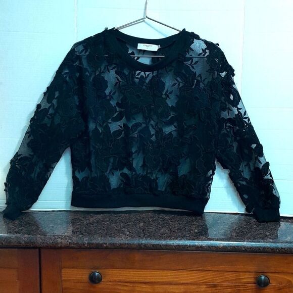 Vertigo Paris Sheer Lacy Top...Size M/L - Picture 1 of 4